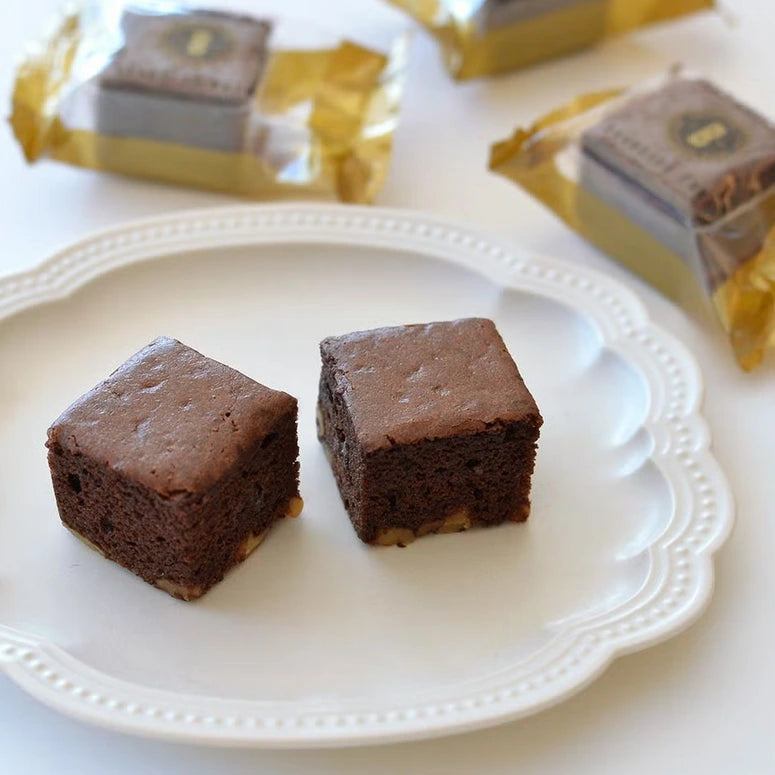 Gramercy New York Deep Chocolate Cake Seasonal