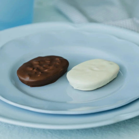 Juchheim Almond Macadamia Chocolate Sable Cookie