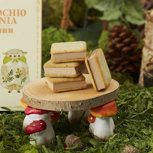 Pistachio Mania Royal Milk Tea Sandwich Cookie