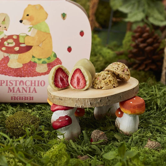 Pistachio Mania Strawberry Chocolate